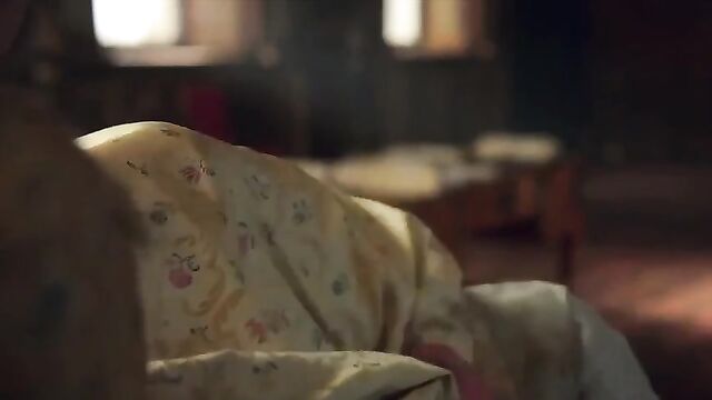Elle Fanning nude