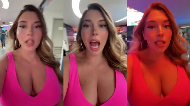 Taylor Mathis nude