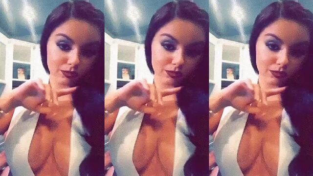 Ariel Winter nude