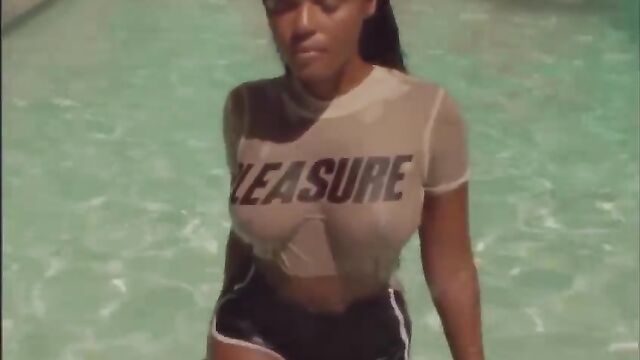 Janelle Monae nude
