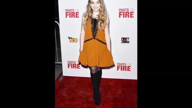 Sabrina Carpenter nude