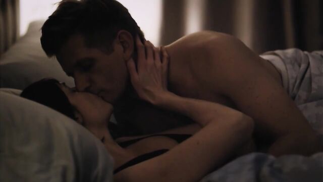Riley Keough nude