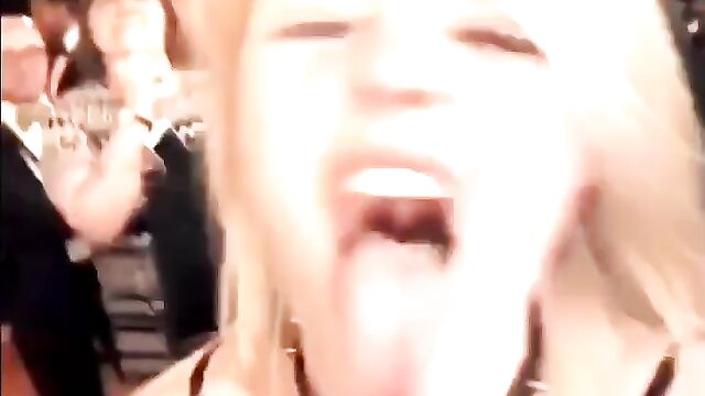 Elle Fanning nude