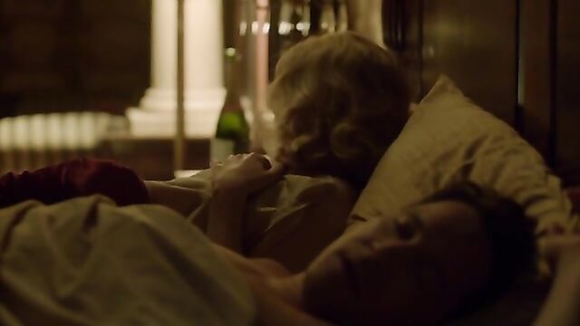 Hayley Atwell nude