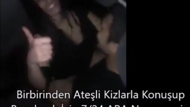 Türk arabada Sikiş