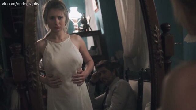 Анна Цуканова-Котт голая в фильме "Параллельные прямые пересекаются в бесконечности" (2015, Лика Алексеева)