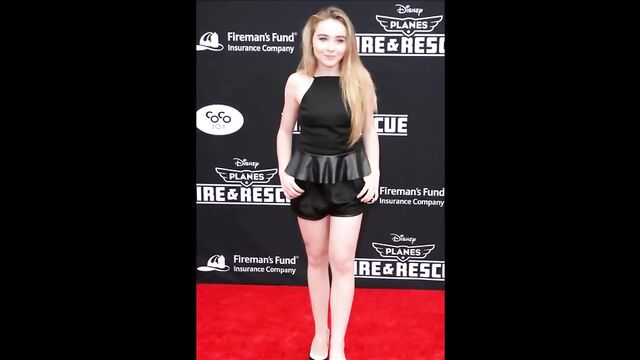 Sabrina Carpenter nude