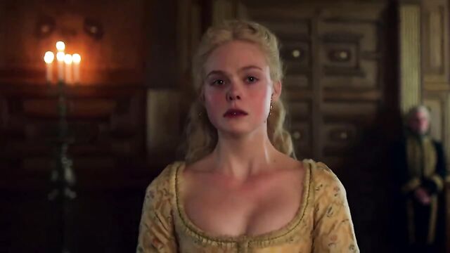 Elle Fanning nude