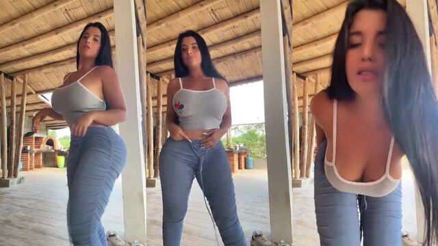 Alejandra Quiroz nude