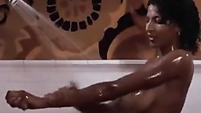 Pam Grier nude