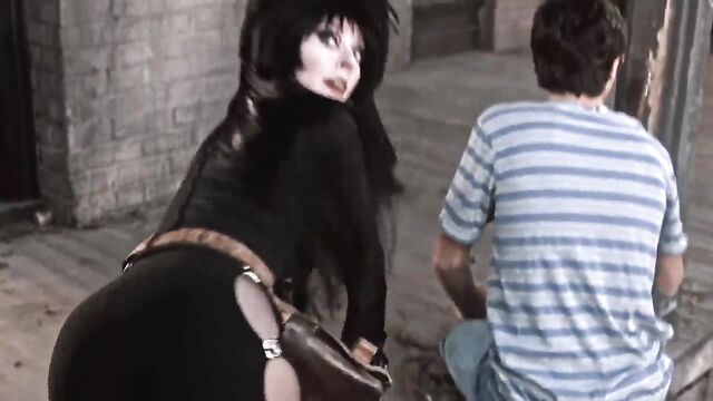 Cassandra Peterson nude