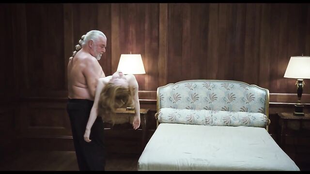 Emily Browning nude