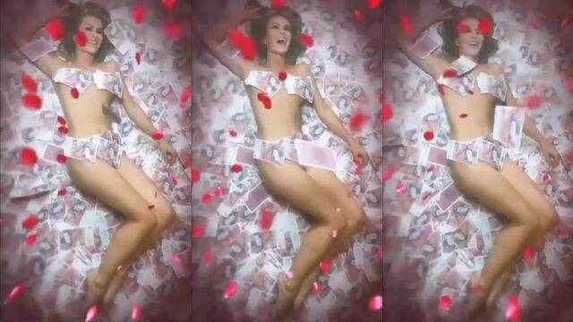 Amanda Holden nude