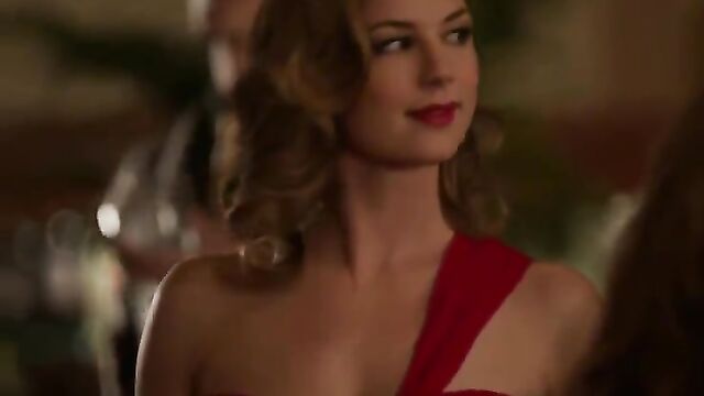 Emily Vancamp nude