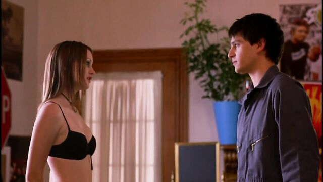 Leighton Meester nude