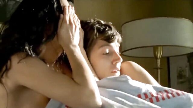 Alice Braga nude