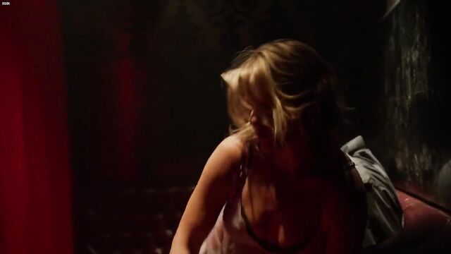 Ali Larter nude