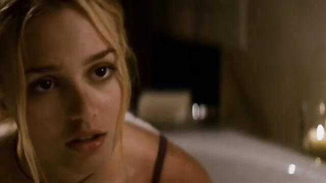 Leighton Meester nude