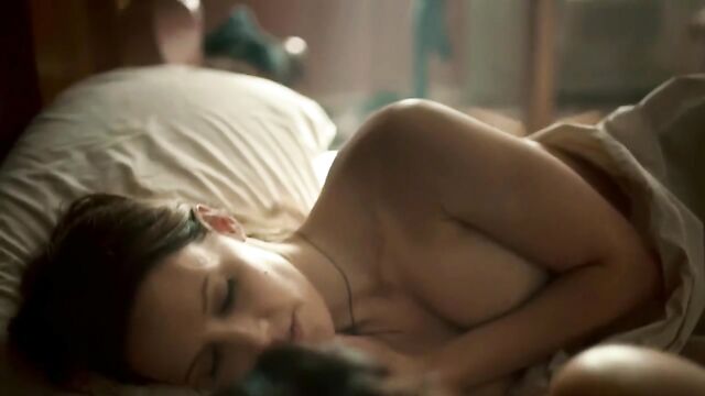 Emmanuelle Chriqui nude