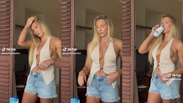 Charlotte Flair nude