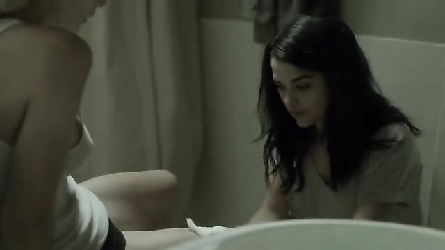 Ashley Greene nude