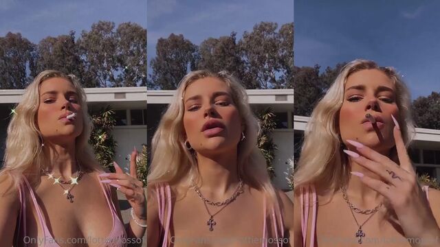 Lottie Moss nude