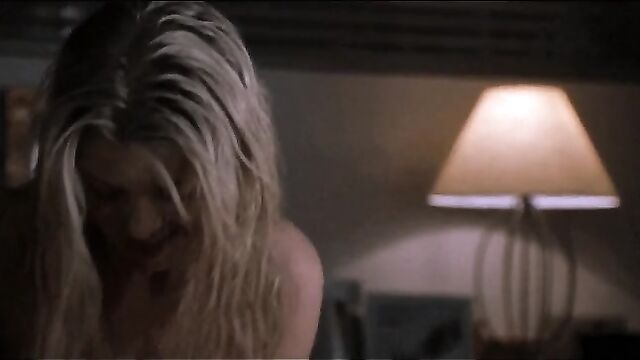 Tara Reid nude