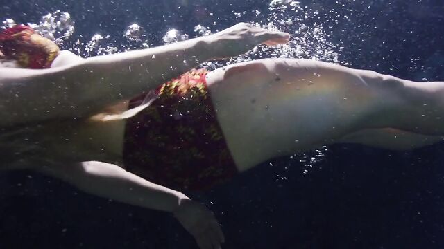 Rose Mciver nude
