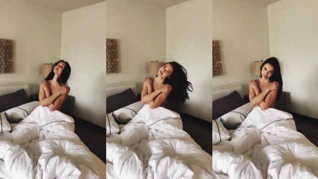 Alexis Ren nude
