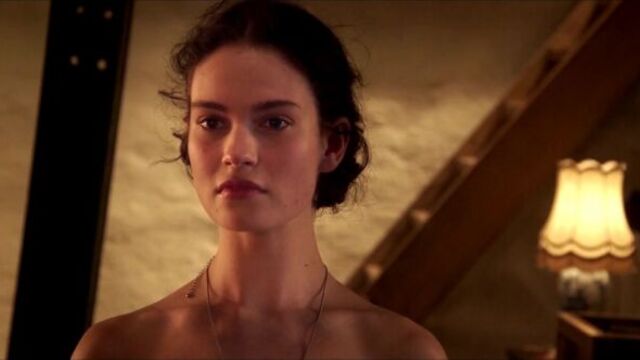 Лили Джеймс (Lily James) голая в фильме «Исключение» (2016)