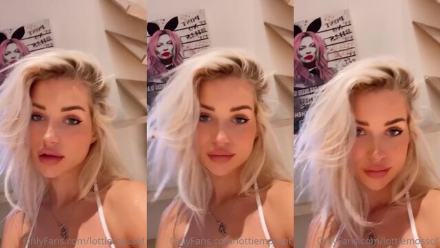 Lottie Moss nude
