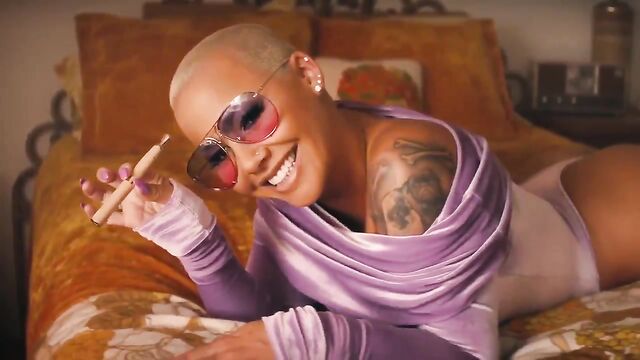 Amber Rose nude