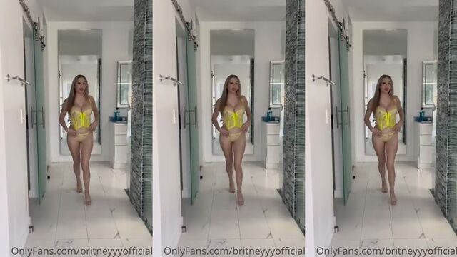 Britney Official nude