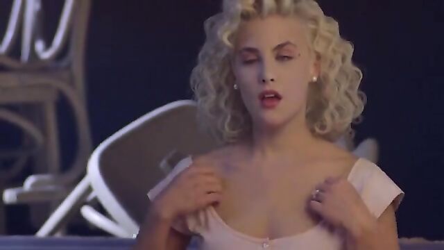 Sherilyn Fenn nude