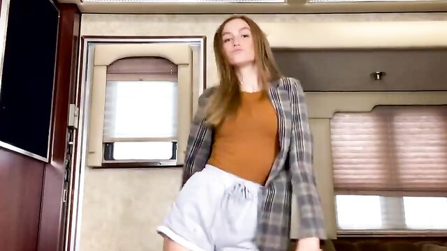 Madison Lintz nude