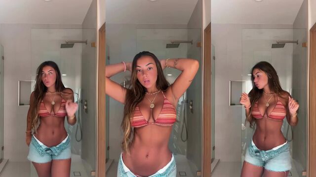 Gabriela Moura nude