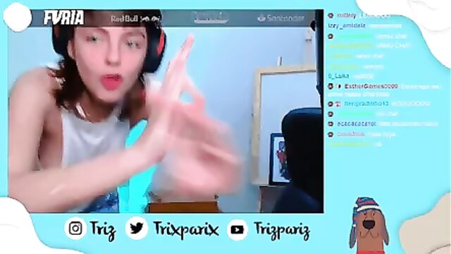 The gostosa Pariz had an accident during her stream!