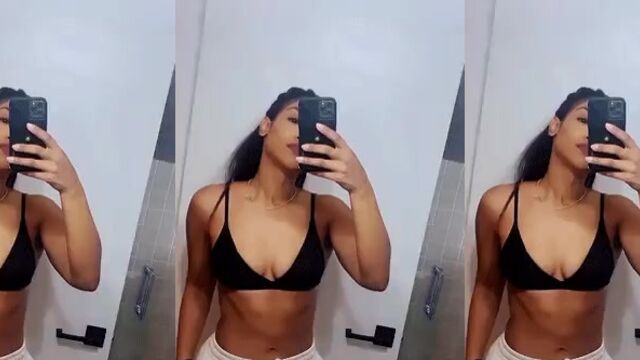Candice Patton is going to get a gozado all over her boobs