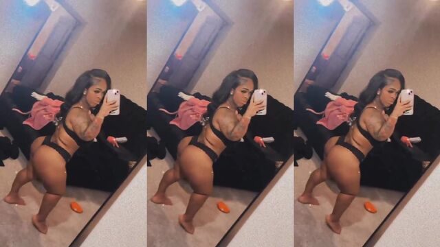 Tatted midget pleases herself with a pink toy in the bath