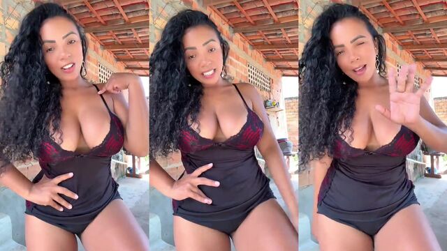 Morena rabuda has a delicious ass to fuck and suck cocks