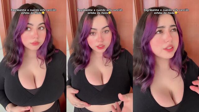 Sofia Diaz shows her big tits on cam for fans