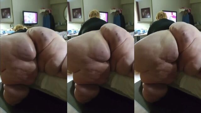 I shake my phat ass for your pleasure, showing off my weight