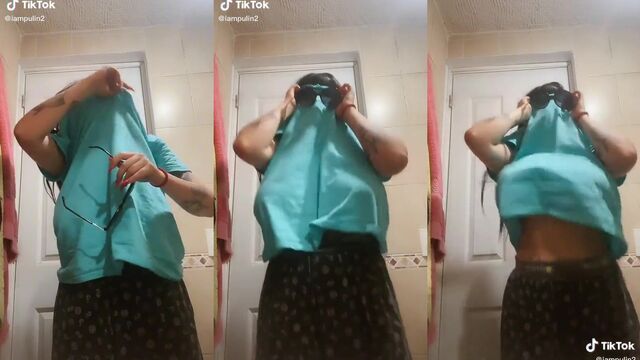 A sexy PAWG shows her ass in a popular TikTok trend
