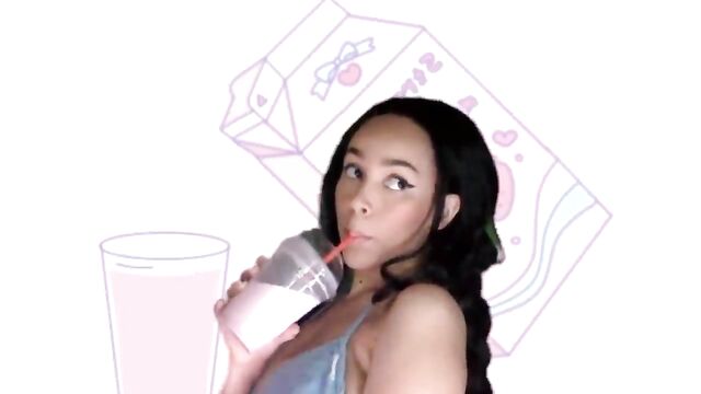 Doja Cat’s PMV update features a sexy gamer girl