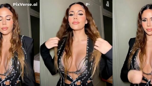 Romina Uhrig, famous Argentine, shows her tits and pussy in a leak