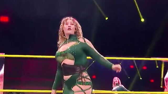 The best twerking action with WWE stars