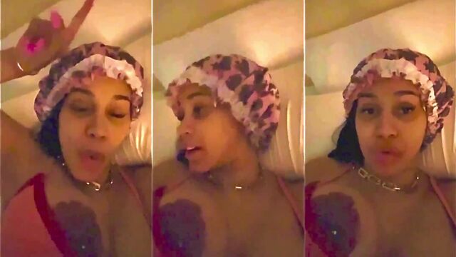 Cardi B pays for a bunch of peitinhos action