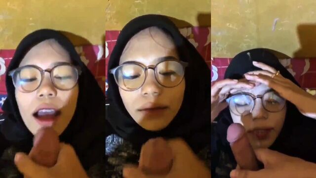 Hijab Asian girl shows her big boobs and gets horny until she cums
