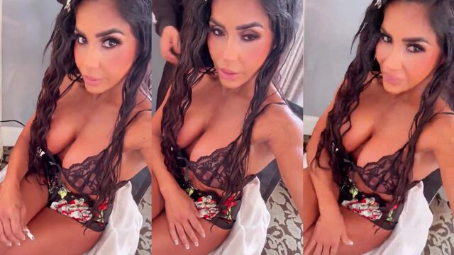 Maripily Rivera, a famous Latina, takes off her clothes and shows her body