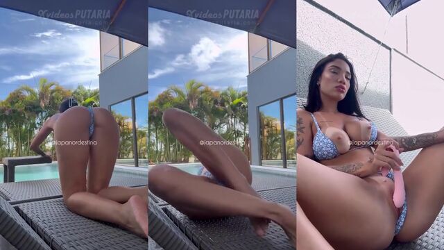 The hot Safada girl dances and caresses her pussy